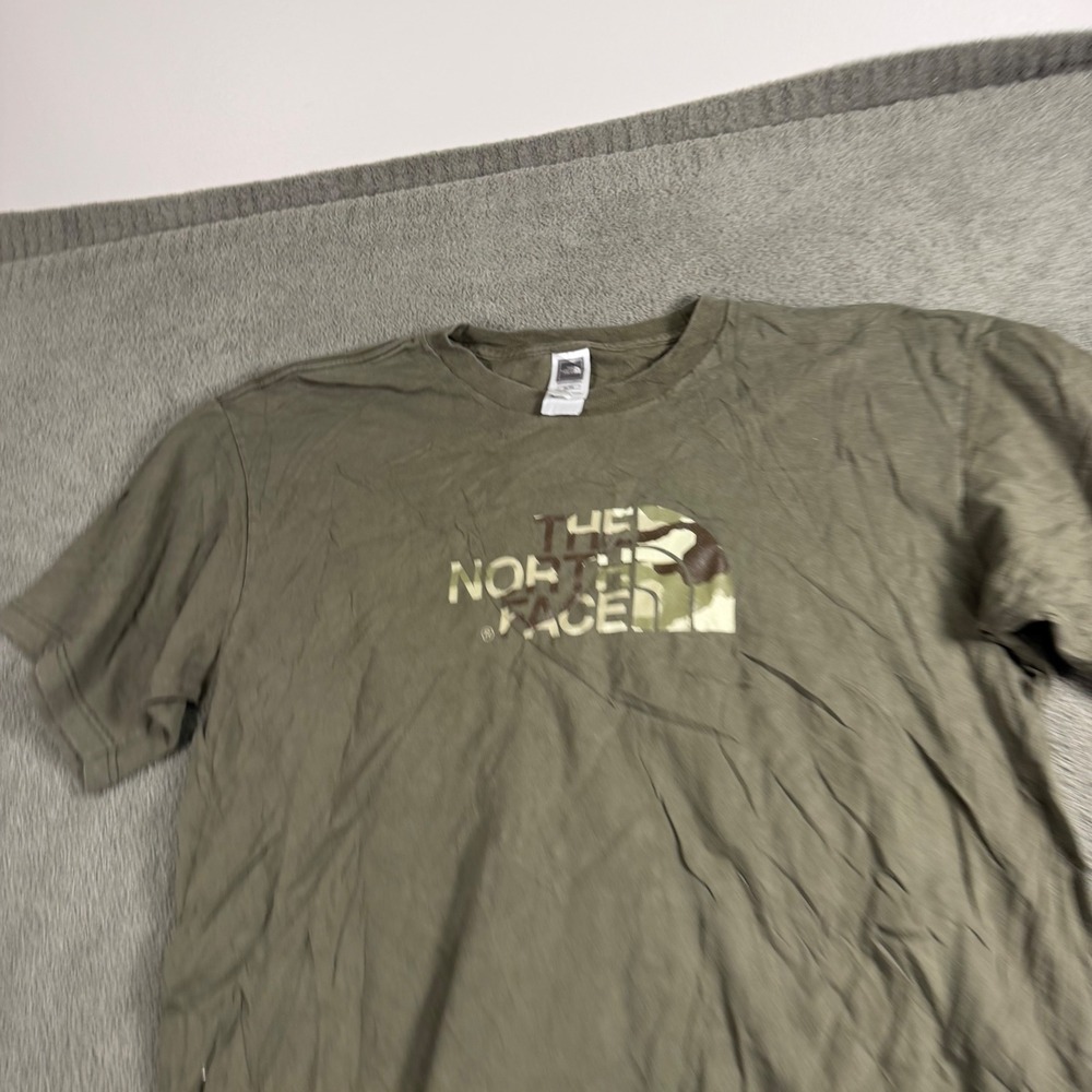 The North Face Mens XL Olive Green Camo Graphic Logo Short Sleeve T-Shirt